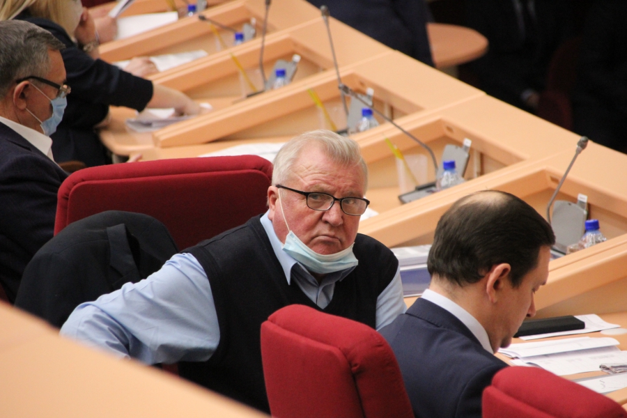 Депутаты освобождают 110 предприятий Саратовской области от уплаты налога на имущество