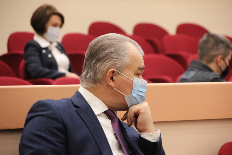 Депутаты освобождают 110 предприятий Саратовской области от уплаты налога на имущество