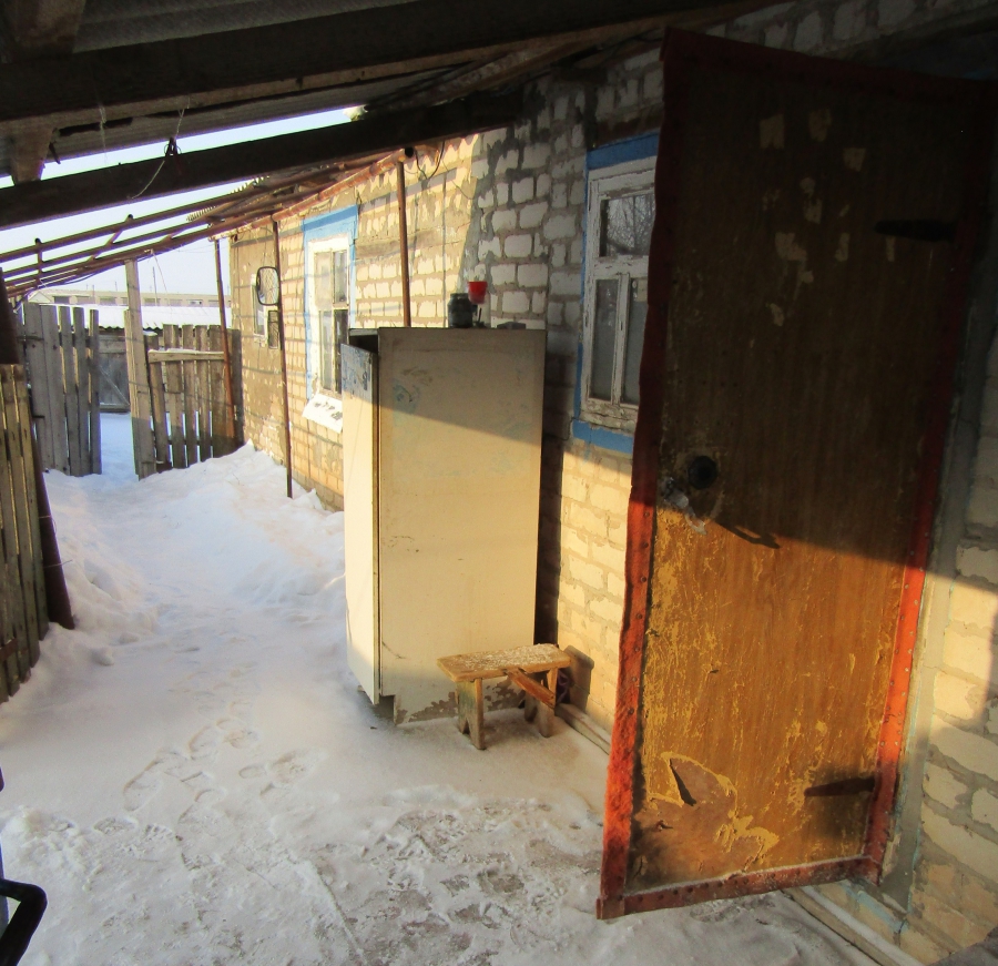 Сельчанка пыталась спастись от разъяренного мужчины и убила его