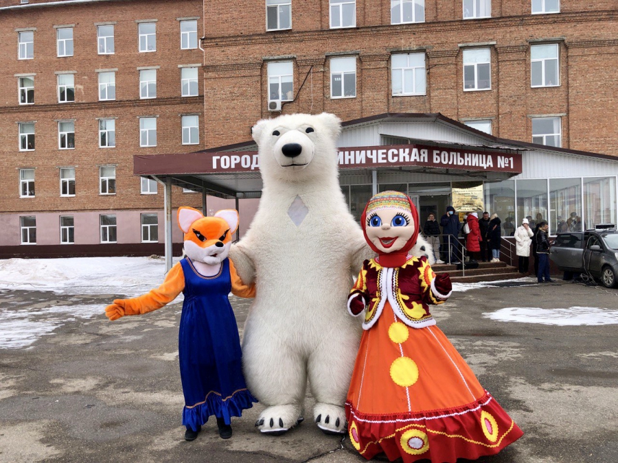 В Энгельсе провели акцию «Вам, любимые» в честь Международного женского дня