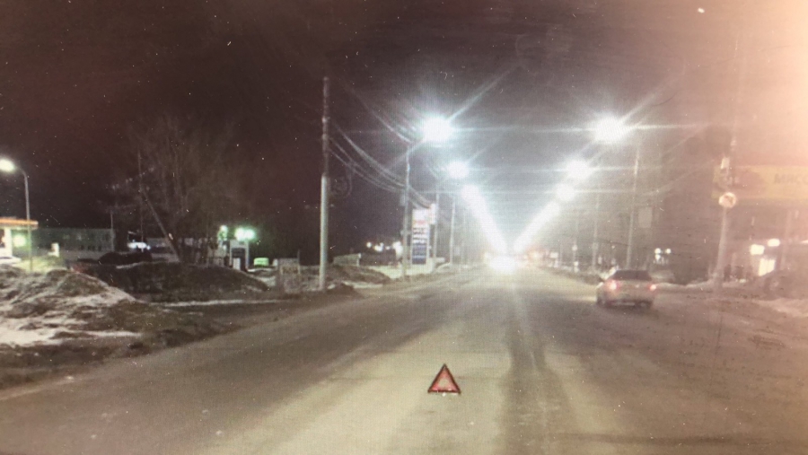 Юноша и девушка угодили под колеса машин