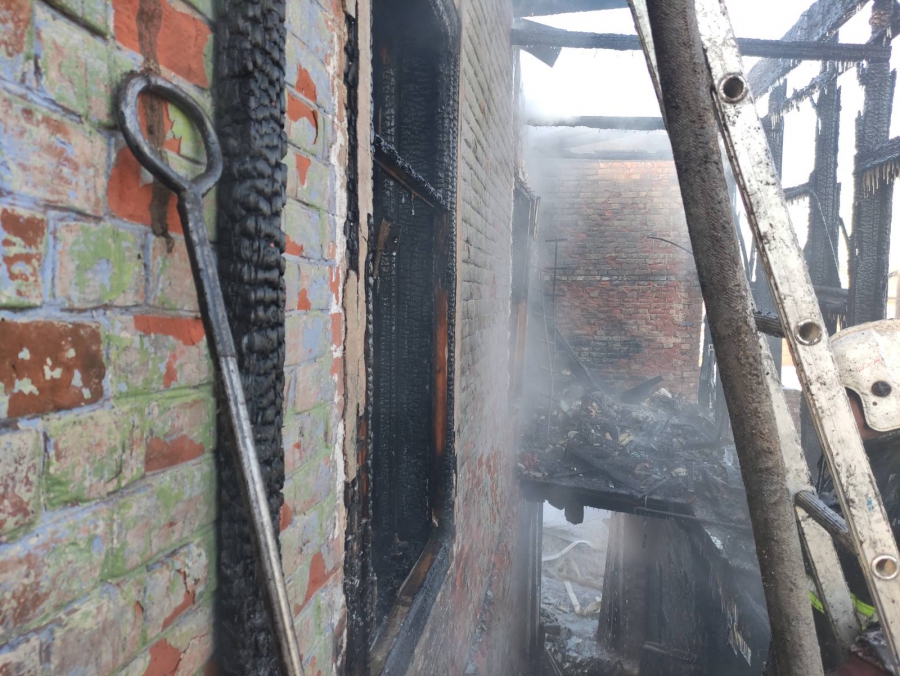 В балаковской двухэтажке заживо сгорел 82-летний мужчина