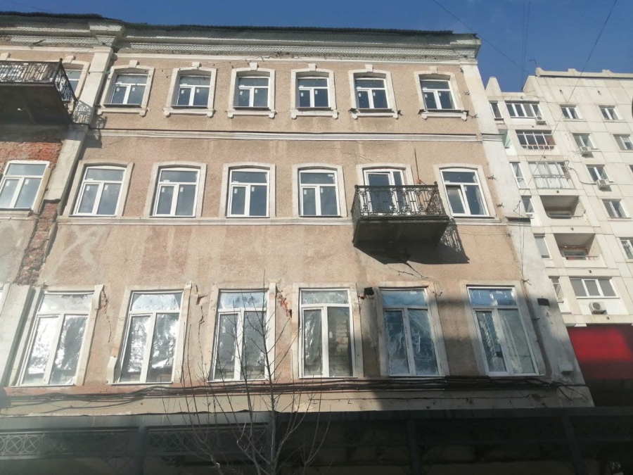 Саратовцы удивились появлению аптеки в разваливающейся гостинице «Россия»