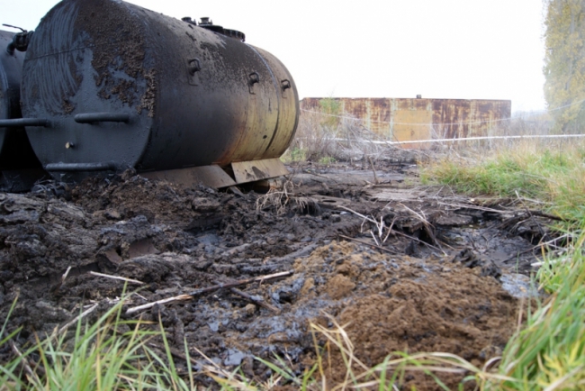 На саратовские АЗС поступал бензин из подпольного завода