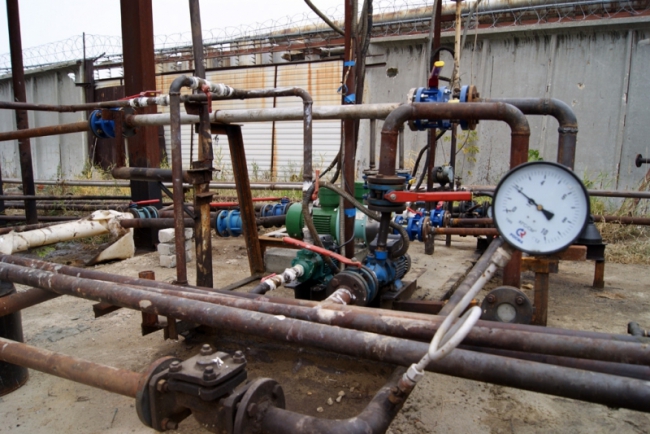 На саратовские АЗС поступал бензин из подпольного завода