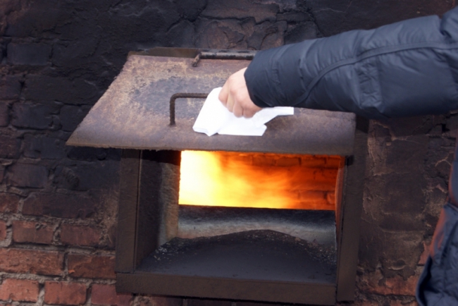 На саратовские АЗС поступал бензин из подпольного завода