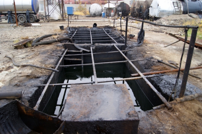 На саратовские АЗС поступал бензин из подпольного завода