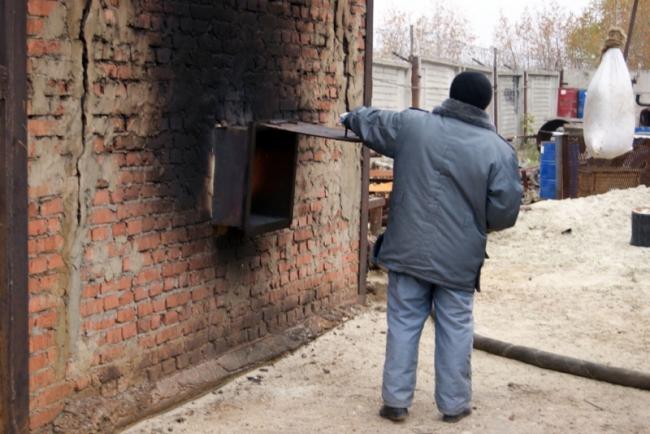 На саратовские АЗС поступал бензин из подпольного завода