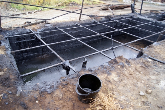 На саратовские АЗС поступал бензин из подпольного завода