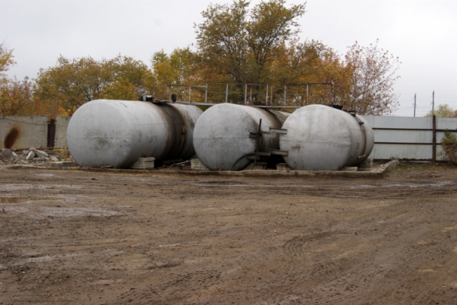 На саратовские АЗС поступал бензин из подпольного завода