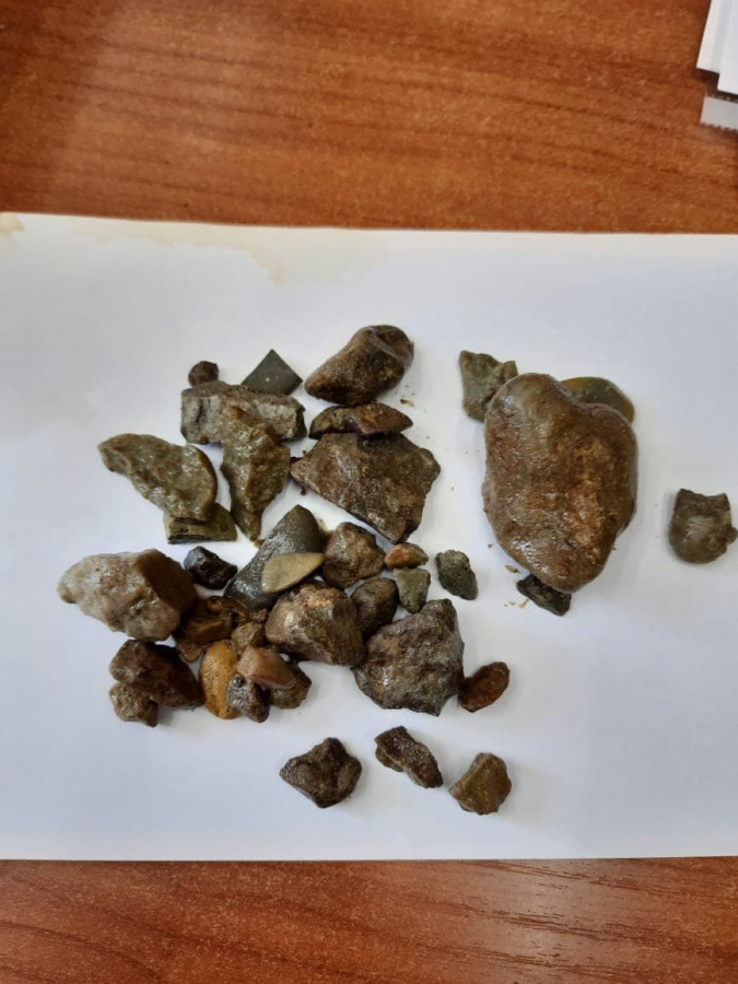 В Воскресенском районе от гололеда трасcу засыпали крупными камнями и подвергли опасности водителей