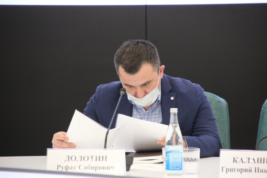 Федеральному замминистра доложили о ремонте саратовских дворов