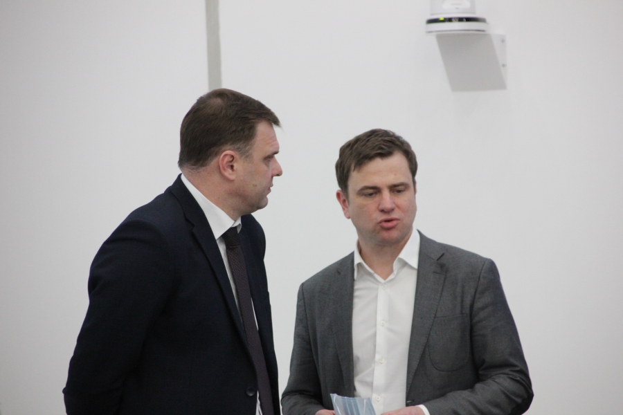 Федеральному замминистра доложили о ремонте саратовских дворов