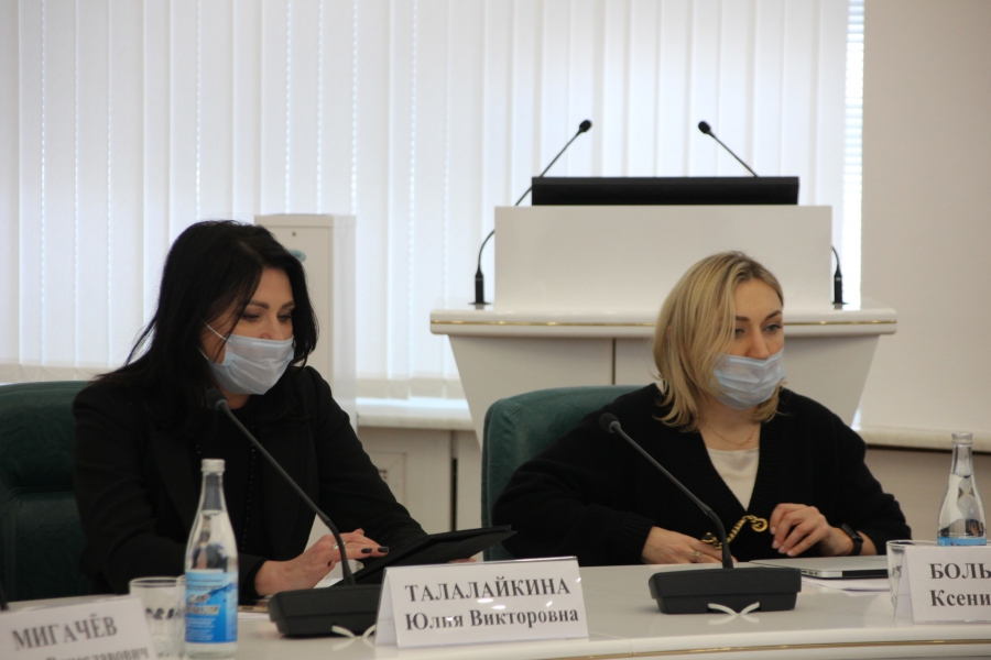 Федеральному замминистра доложили о ремонте саратовских дворов