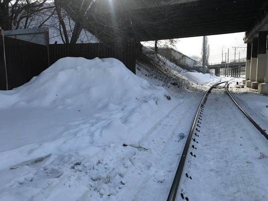 Саратовцы жалуются на отсутствие оборудованного железнодорожного перехода