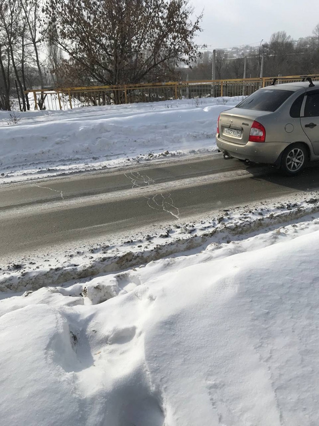 Саратовцы жалуются на отсутствие оборудованного железнодорожного перехода