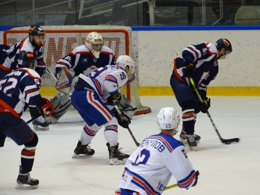 «Кристаллу» до финала Первенства ВХЛ осталась одна победа