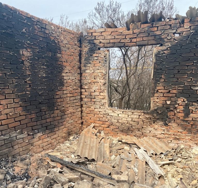 Под Марксом мужчина сгорел в своем доме среди заброшек