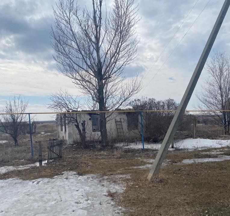 Под Марксом мужчина сгорел в своем доме среди заброшек