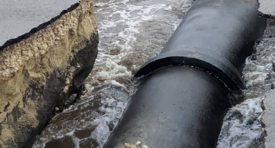 В Балашовском районе талые воды размыли дорогу