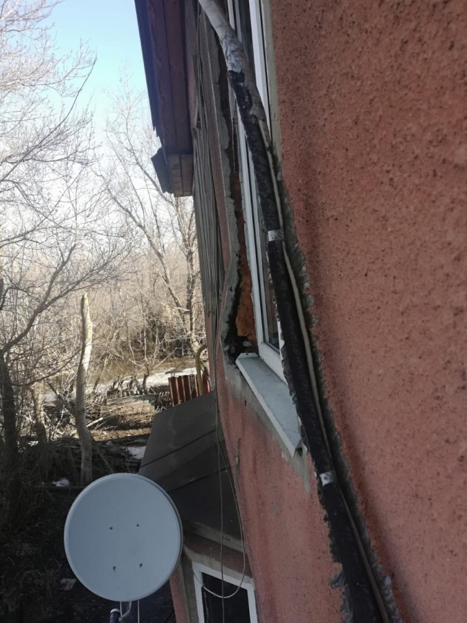 Жильцам разваливающегося дома на Буровой отказывают в срочной помощи