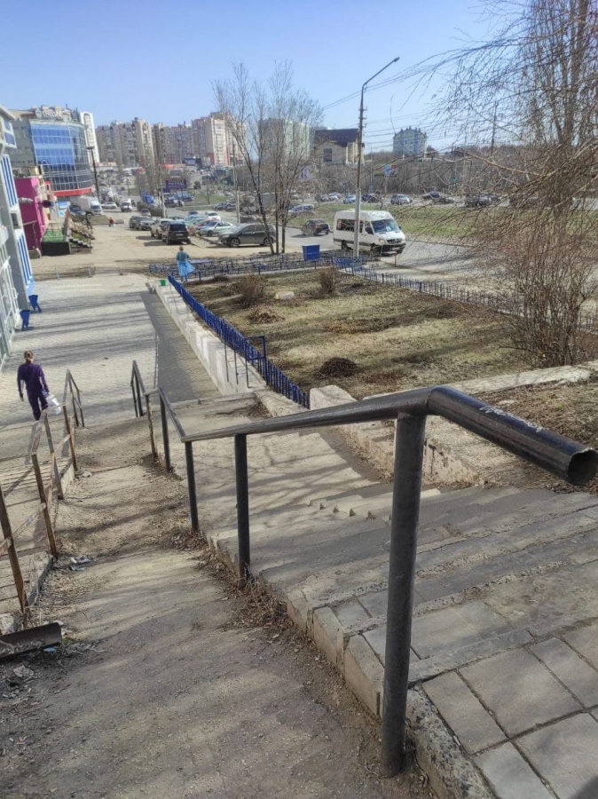 Депутат Панков и жители Юбилейного напомнили подрядчику о графике ремонта тротуаров