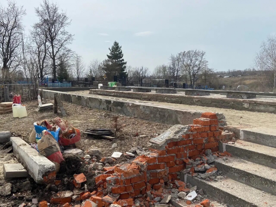 В Петровском районе проводится ремонт воинского захоронения