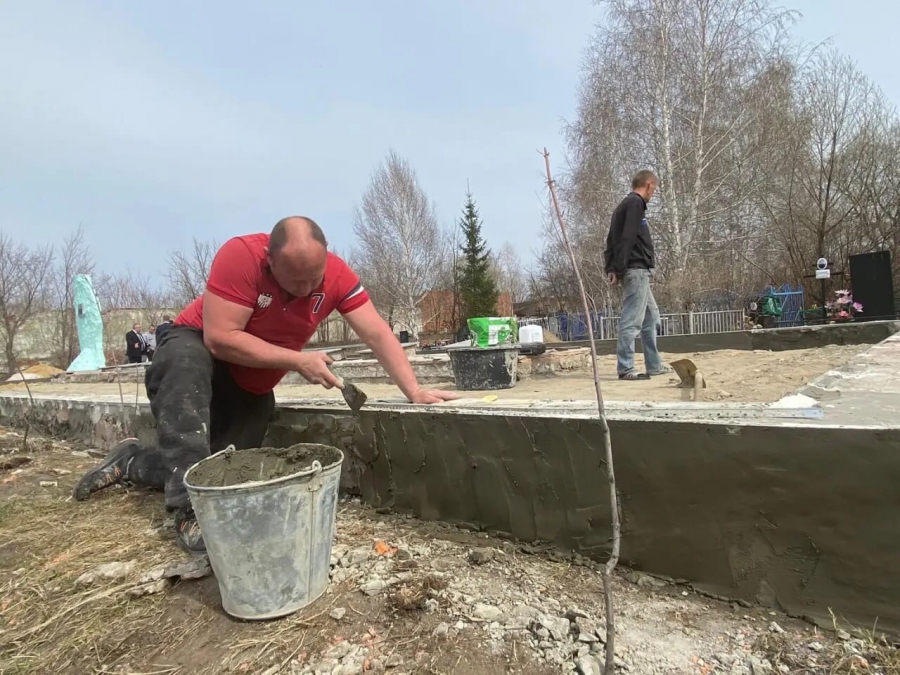 В Петровском районе проводится ремонт воинского захоронения