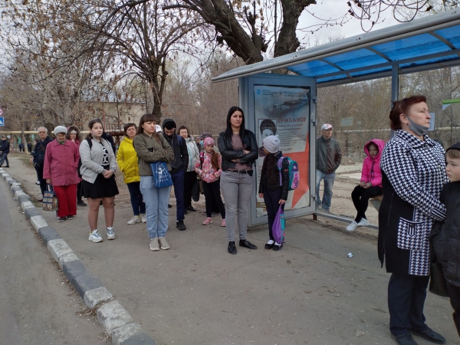 Жители Саратова возмущены слишком долгим ожиданием автобусов №90