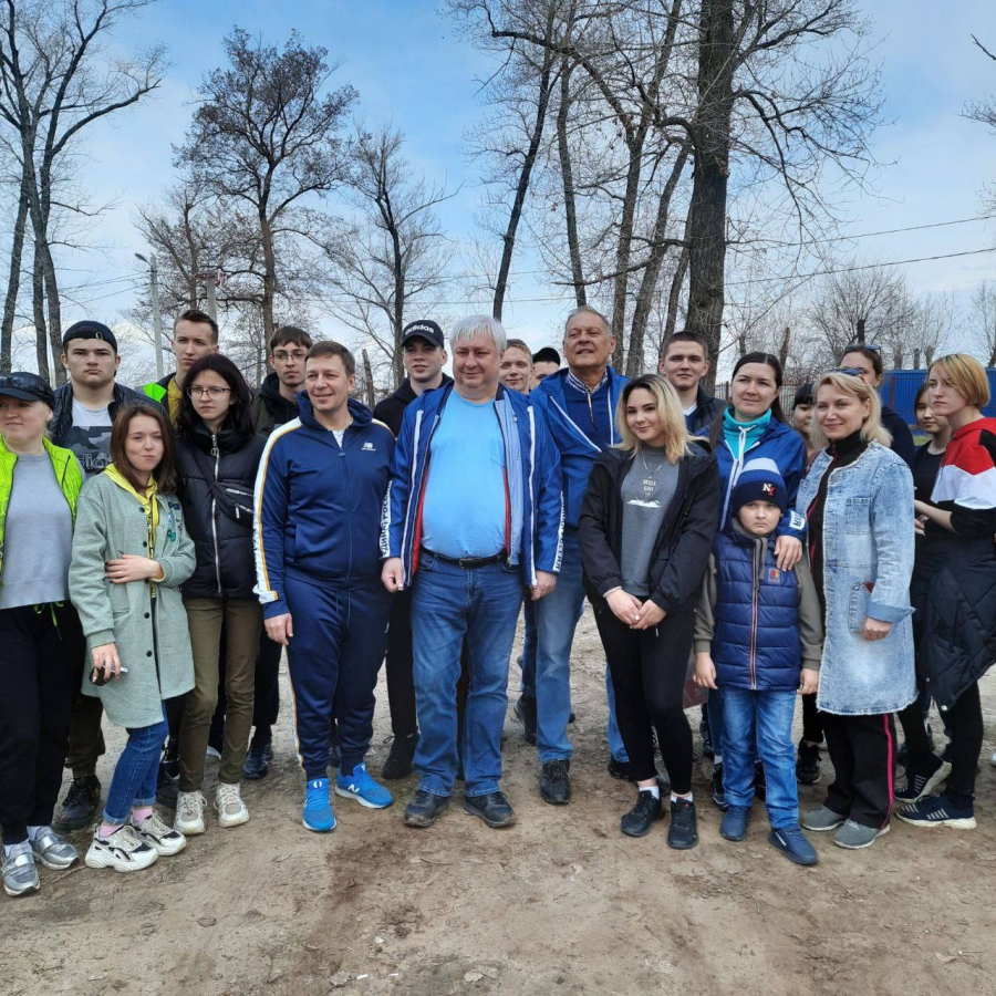 Энгельс принял участие во всероссийском субботнике
