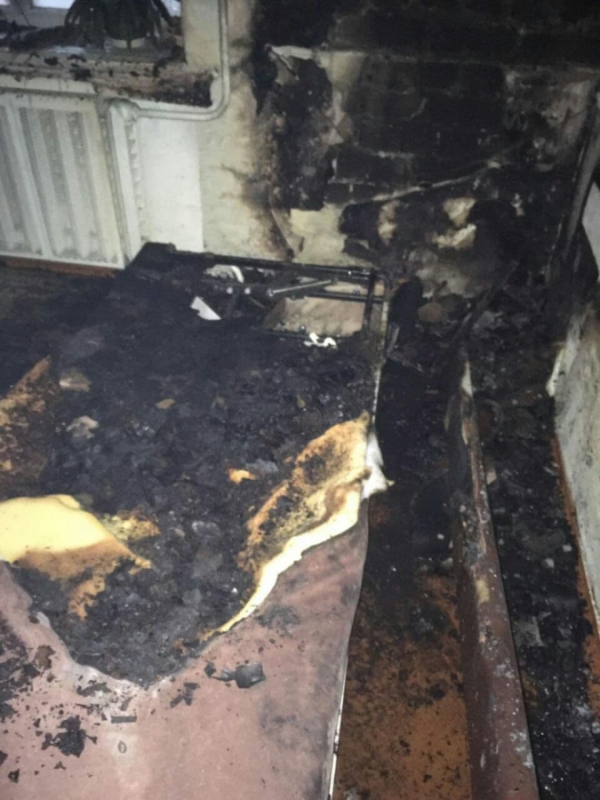 Рано утром 3 пожарных расчета тушили квартиру на Вавилова