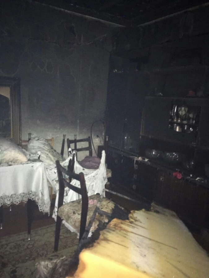 Рано утром 3 пожарных расчета тушили квартиру на Вавилова