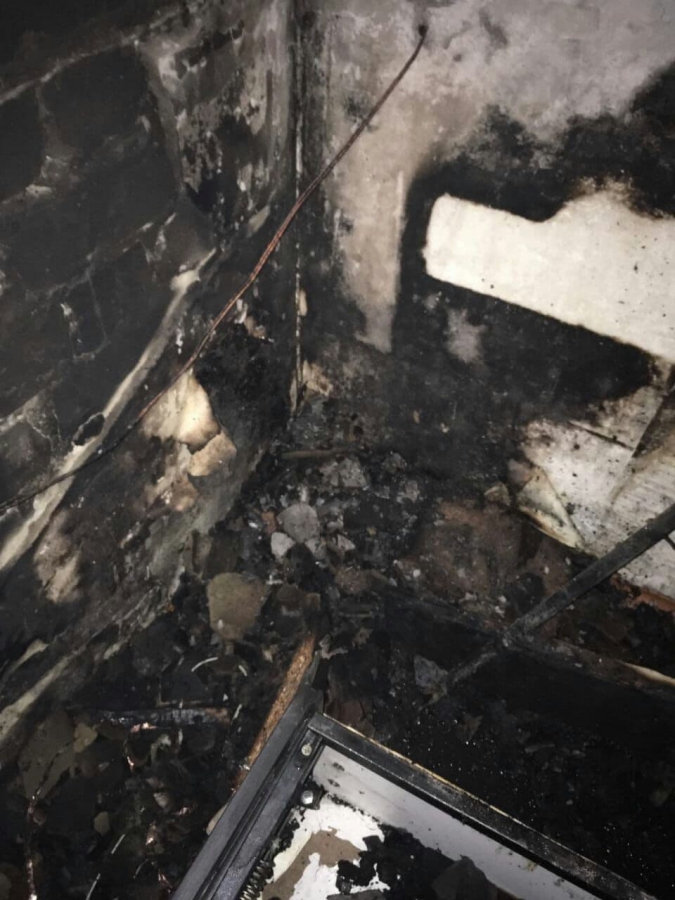 Рано утром 3 пожарных расчета тушили квартиру на Вавилова