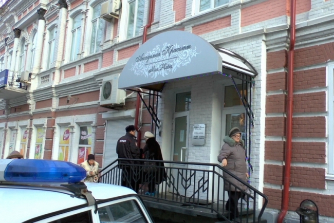 ГУ МВД: Косметический бутик провел аферу, заманивая клиентов черной икрой