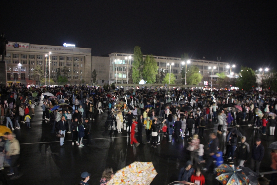 Над Саратовом прогремел салют в честь Дня Победы