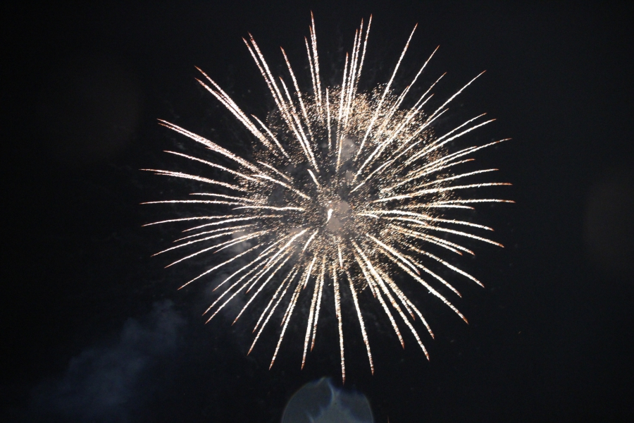 Над Саратовом прогремел салют в честь Дня Победы