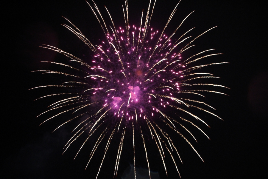 Над Саратовом прогремел салют в честь Дня Победы