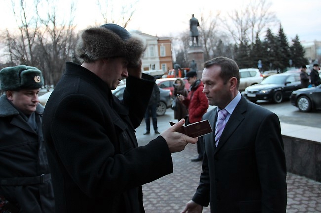 Коммунисты устроили флеш-моб против бюджета Саратова