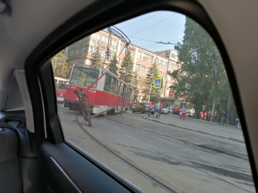 В Саратове встали 4 трамвайных и 3 троллейбусных маршрута