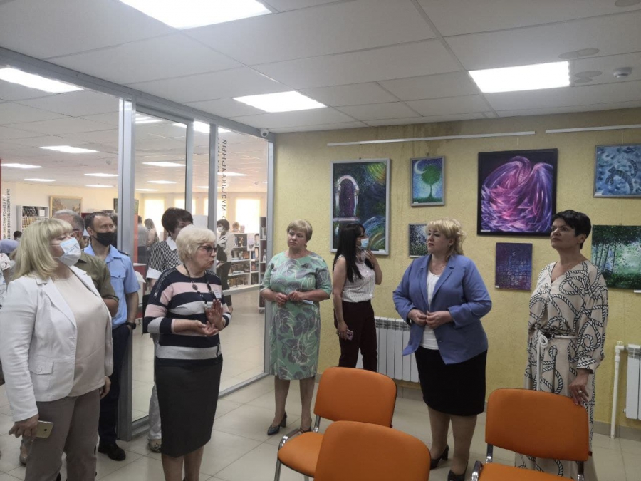 Депутат Рогожин призвал изыскать дополнительное финансирование на пополнение сельских библиотечных фондов