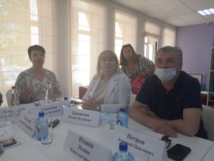 Депутат Рогожин призвал изыскать дополнительное финансирование на пополнение сельских библиотечных фондов