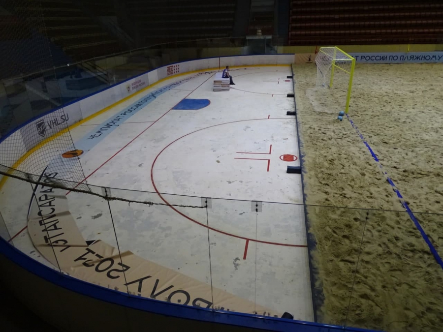 В Саратове матчи ЧР по пляжному футболу решено провести под крышей