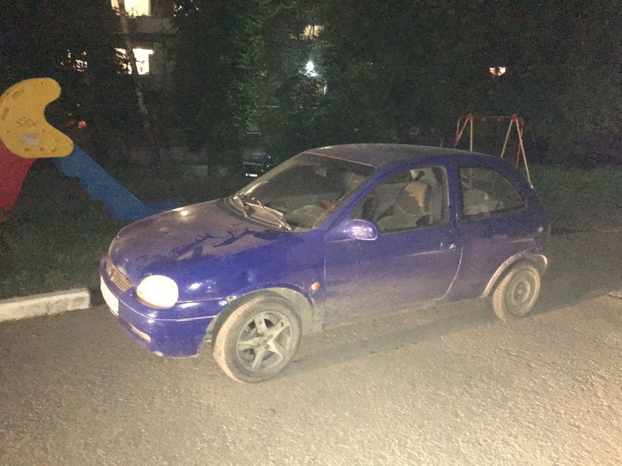 Во дворе на СХИ «Опель» сбил 11-летнего мальчика