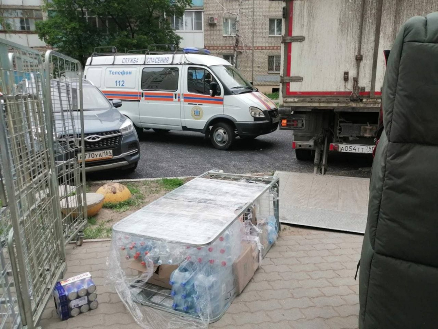 В Энгельсе парня придавило контейнером