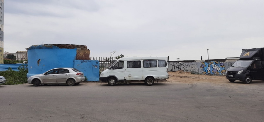 На новой набережной Саратова начали сносить старые гаражи