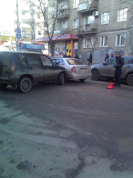 На улице Сакко и Ванцетти возник коллапс из-за массовой аварии