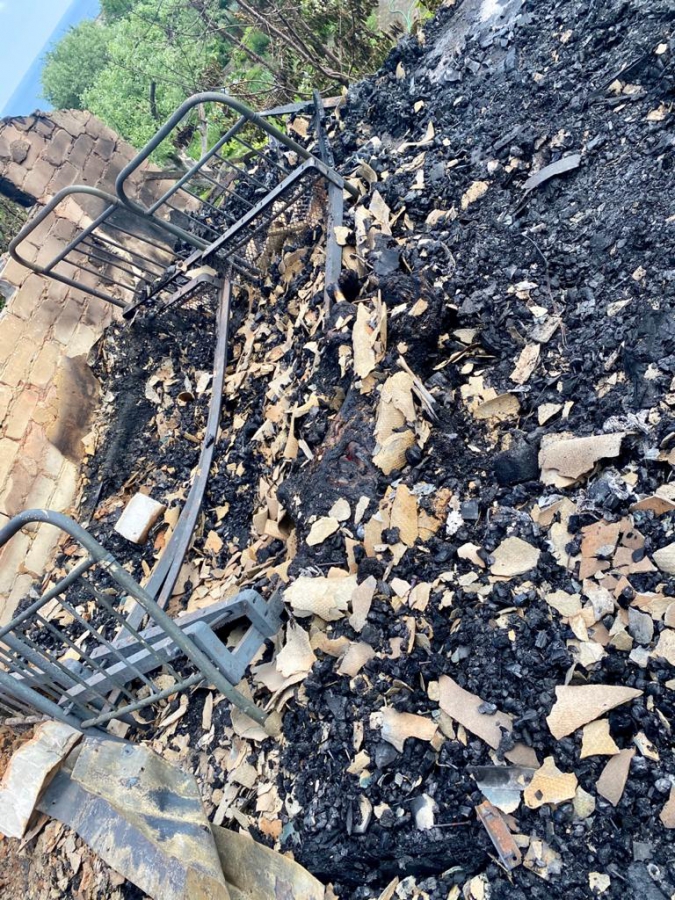 В сгоревшем дачном домике в Широком Буераке нашли тело мужчины