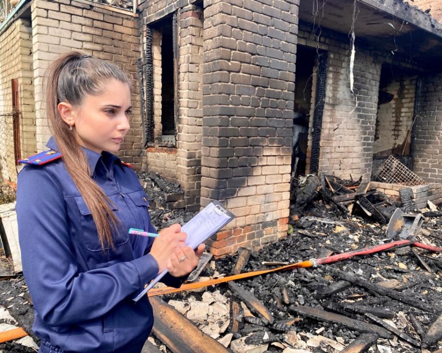 В сгоревшем дачном домике в Широком Буераке нашли тело мужчины