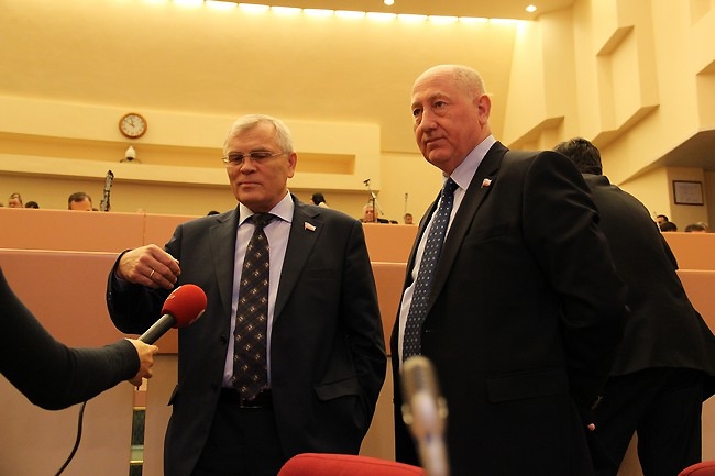 Областные депутаты сократили бюджет на 3 миллиарда