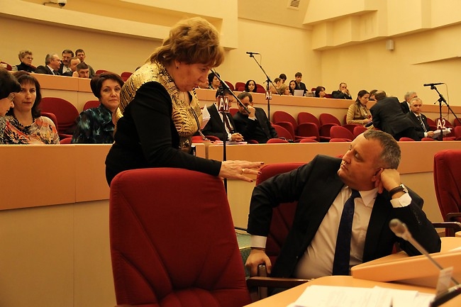 Областные депутаты сократили бюджет на 3 миллиарда